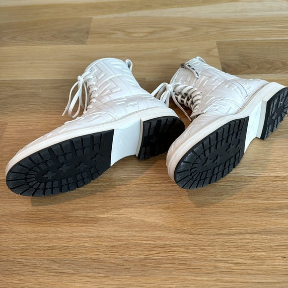 Fendi logo white combat boots, size 38 - Picture 4 of 5
